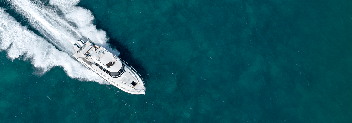 39 LE Boat on Water